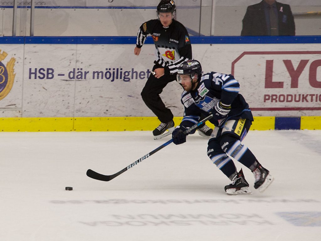 Jeff Hayes i full fart framåt